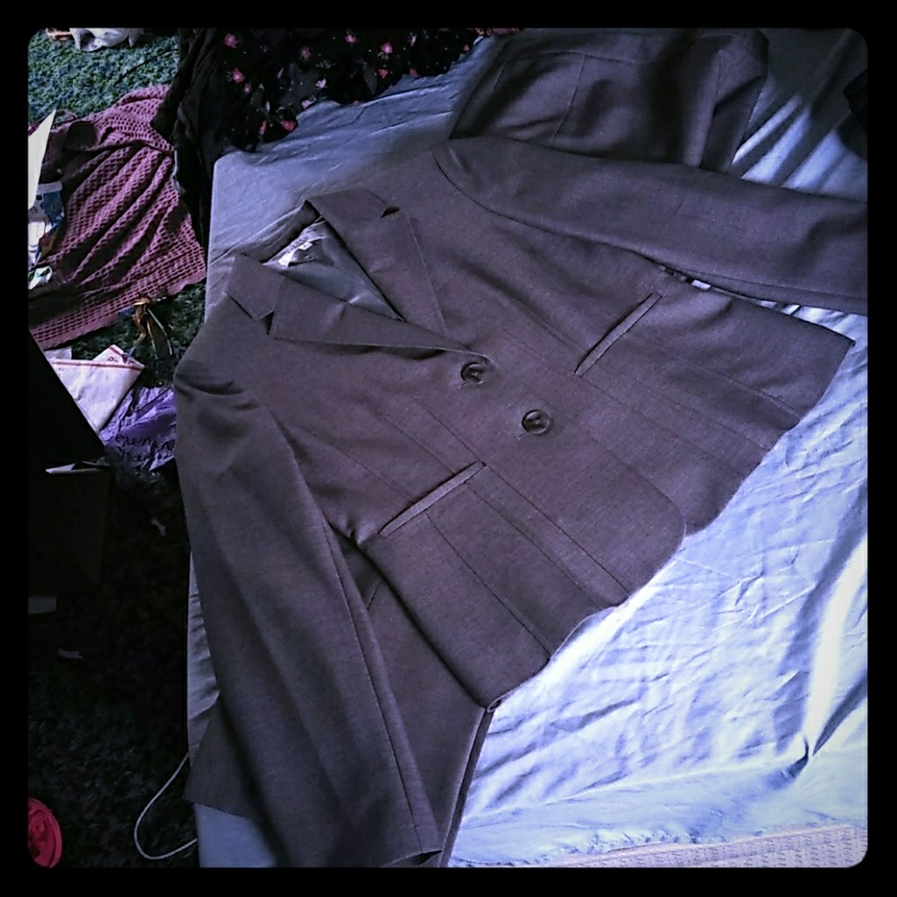 Beautiful ❤️ cute 2pc suit for woman size 8 Kasper